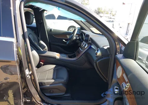 2021 Mercedes-Benz Glc 300 4Matic Suv from USA, damaged, VIN W1N0G8EB7MV323967